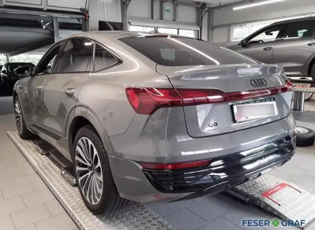 Audi Q8 E-Tron view 4