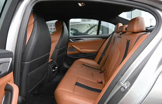 BMW M5 view 13