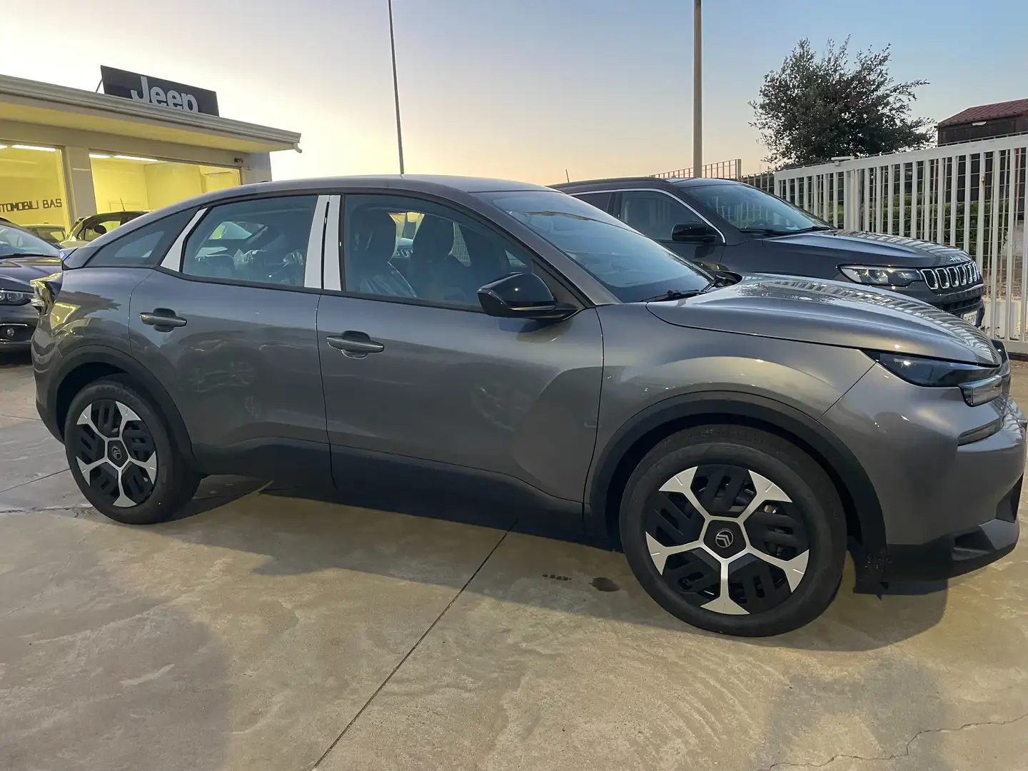 Citroen C4 130 CV Auto Plus (NUOVO) Gris - 2