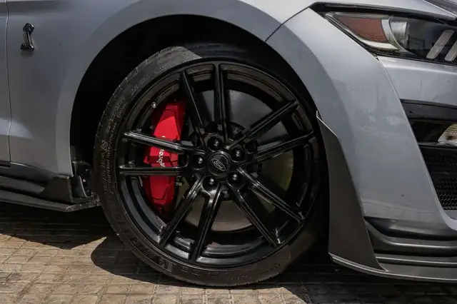 Ford Mustang view 3