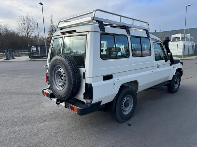 Toyota Land Cruiser GRJ 78 Automatik PowerPaket Sofort Ansicht 3