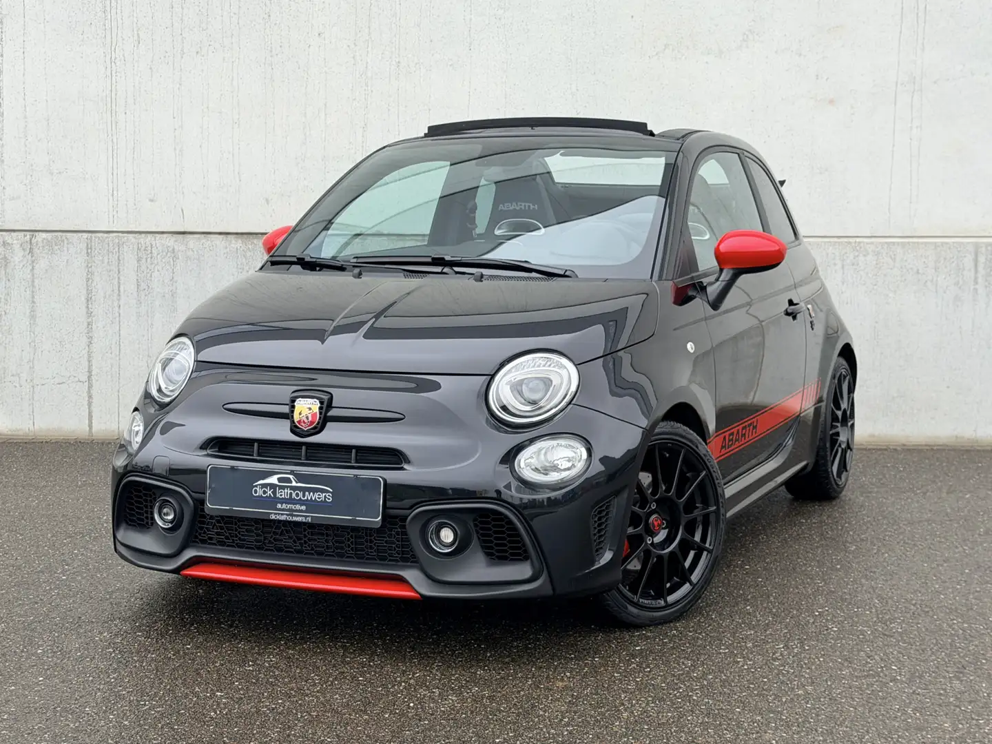 Fiat 500C Abarth 1.4 T-Jet Turismo / CARPLAY / AKRAPOVIC / LEDER / Schwarz - 1