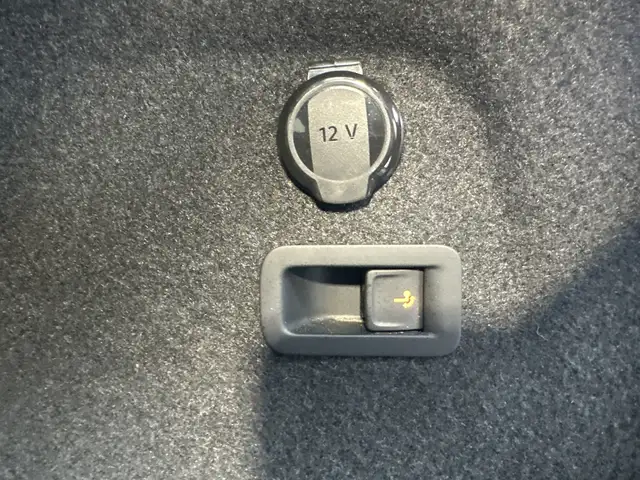 Volkswagen Golf view 9