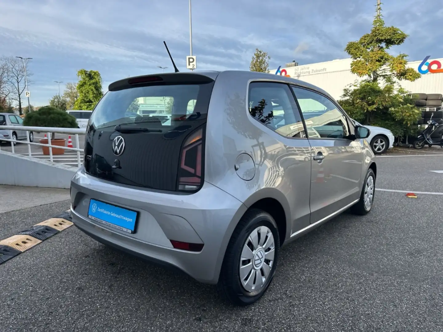 Volkswagen up! 1.0 Klima Sitzheizung HU/AU neu Inspektion neu Silber - 2