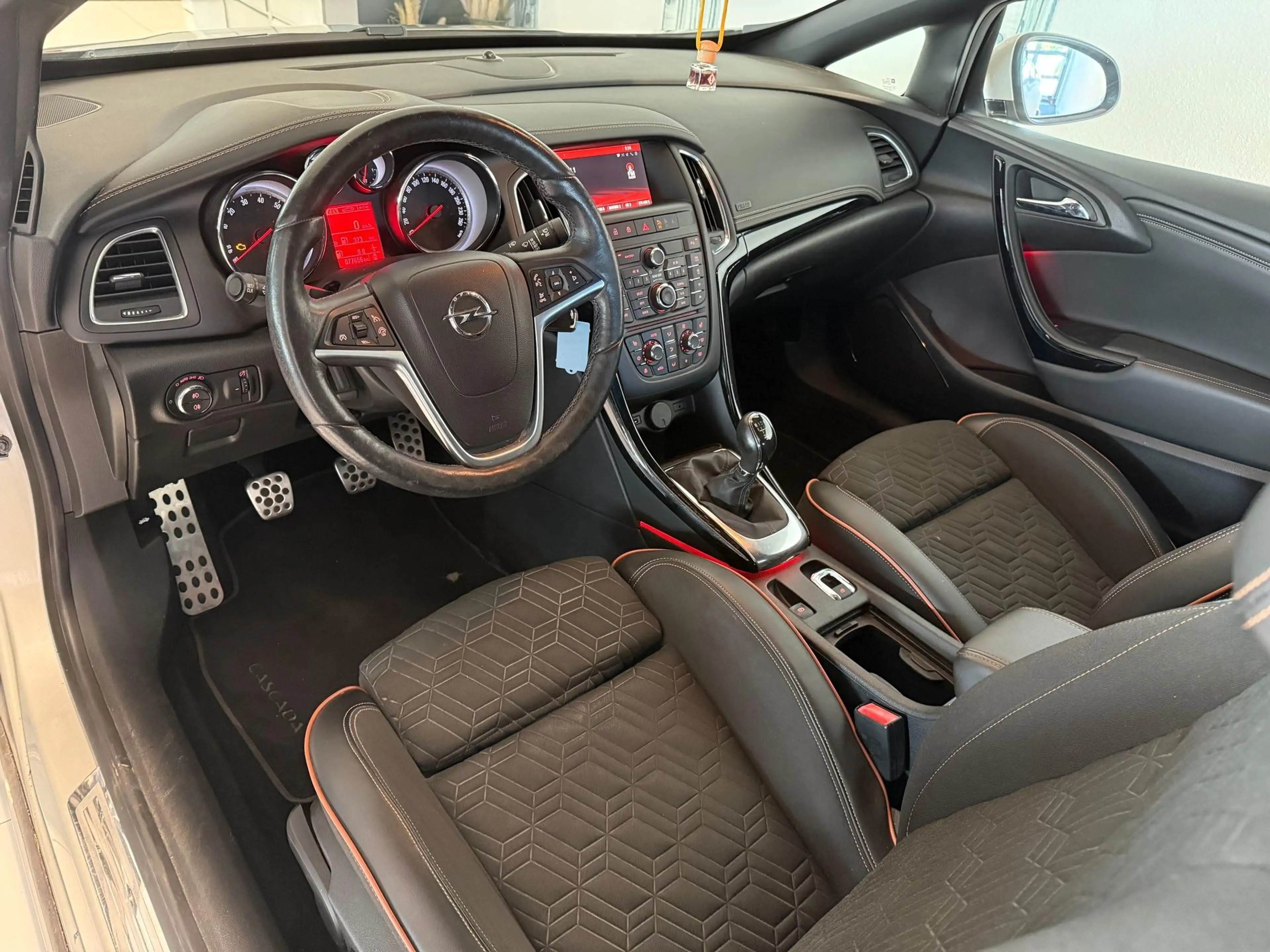 Opel Cascada 1.6 SIDI Turbo Innovation ecoFlex 2-Zonen-Klima... — photo 9