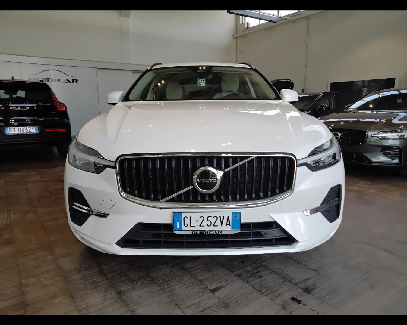 Volvo XC60 II 2022 - XC60 2.0 b4 Core awd auto Bianco - 2