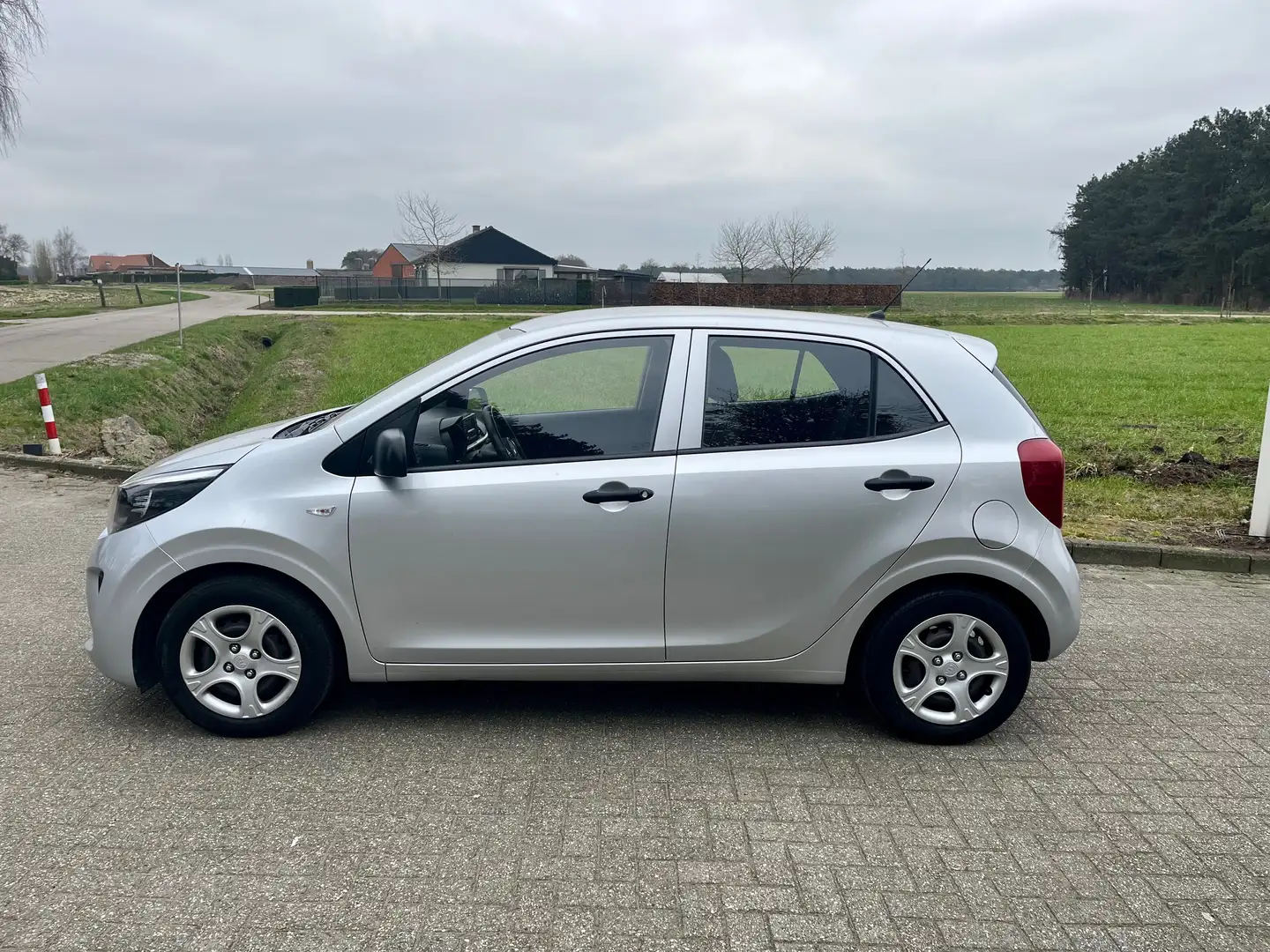 Kia Picanto 1.0i Benzine 2019 Airco/Bluetooth/Usb Garantie!! Plateado - 2