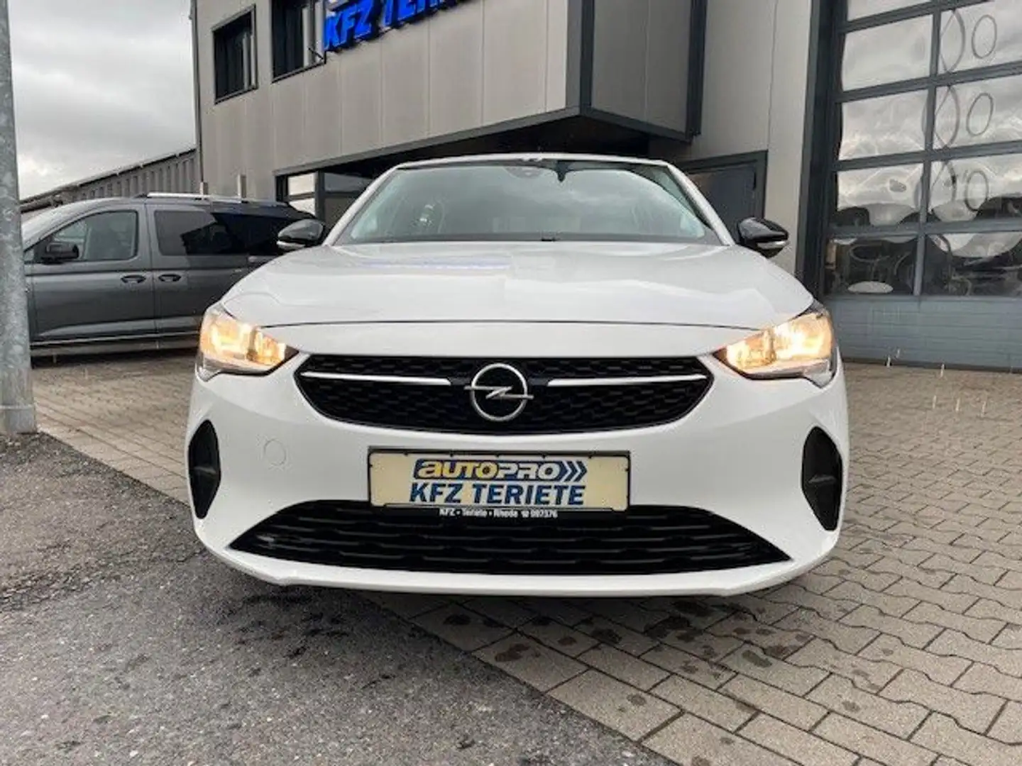 Opel Corsa F Basis Sitzheizung Weiß - 2
