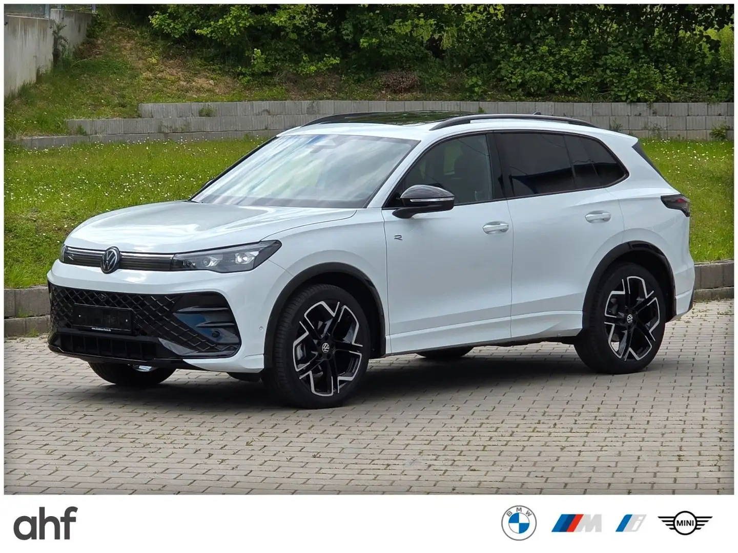 Volkswagen Tiguan 1.5 eTSI R-LINE DSG ACC PANO AHK 360° IQ Weiß - 1