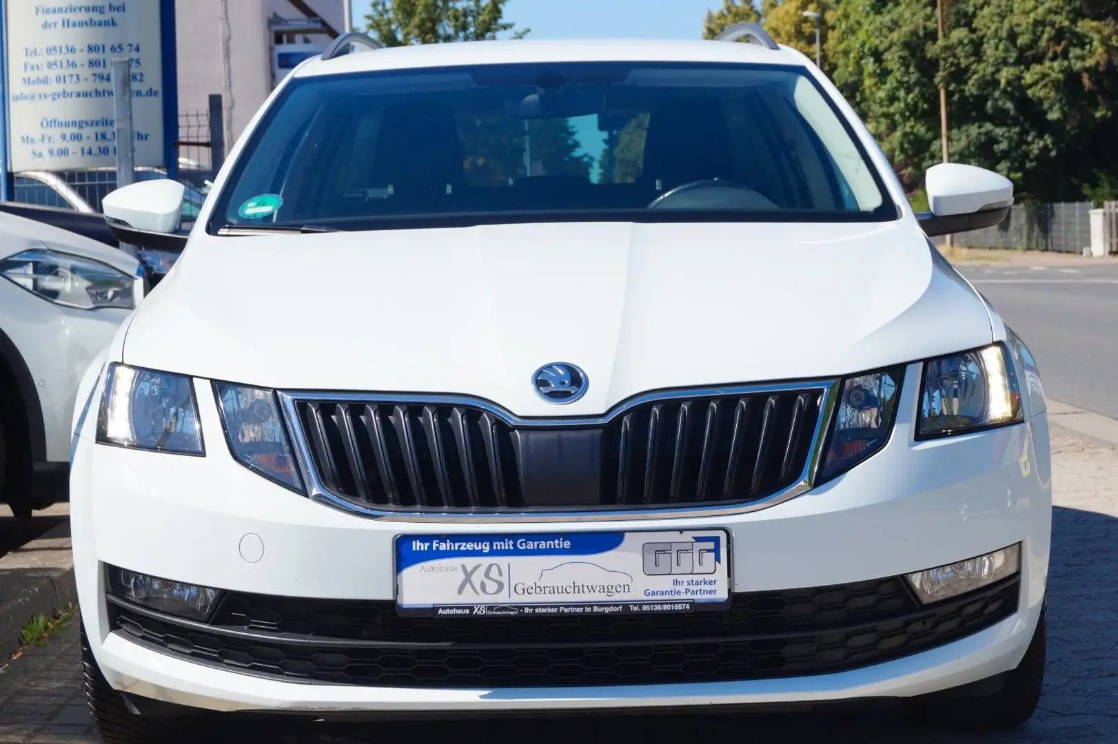 Skoda Octavia 2.0 TDI Combi Drive aus 2.Hand! Carplay Weiß - 2