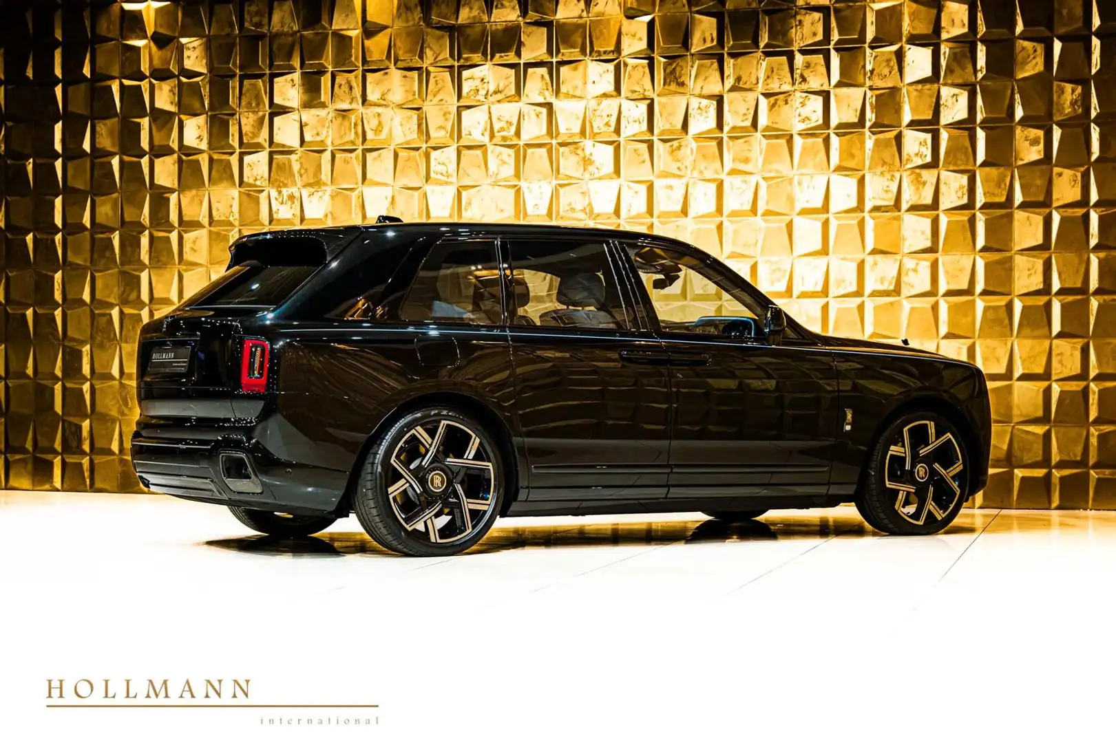 Rolls-Royce Cullinan SERIES II +BLACK BADGE+ 4 SEATS + TV Zwart - 2