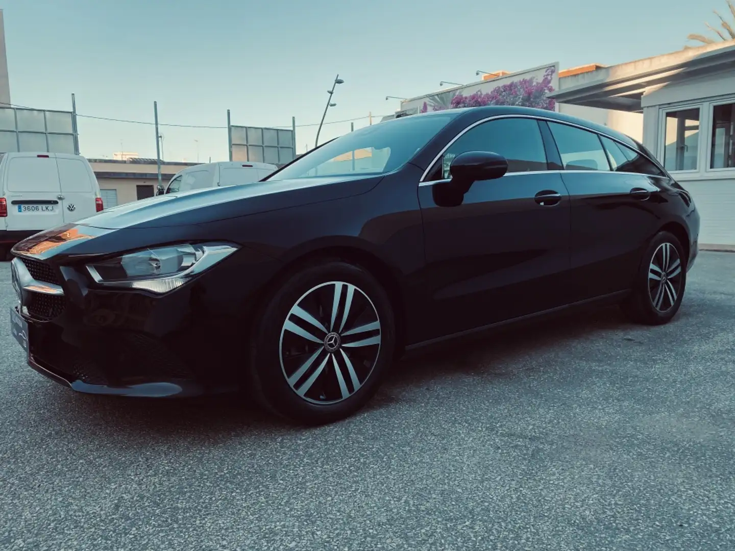 Mercedes-Benz CLA 200 Shooting Brake Schwarz - 2