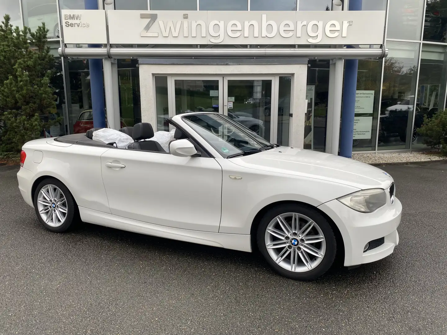 BMW 118 i   M Sportpaket HiFi Tempomat Klimaaut. Shz Blanc - 1