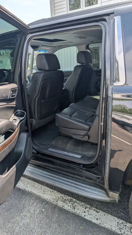 Chevrolet Suburban снимка Chevrolet Suburban