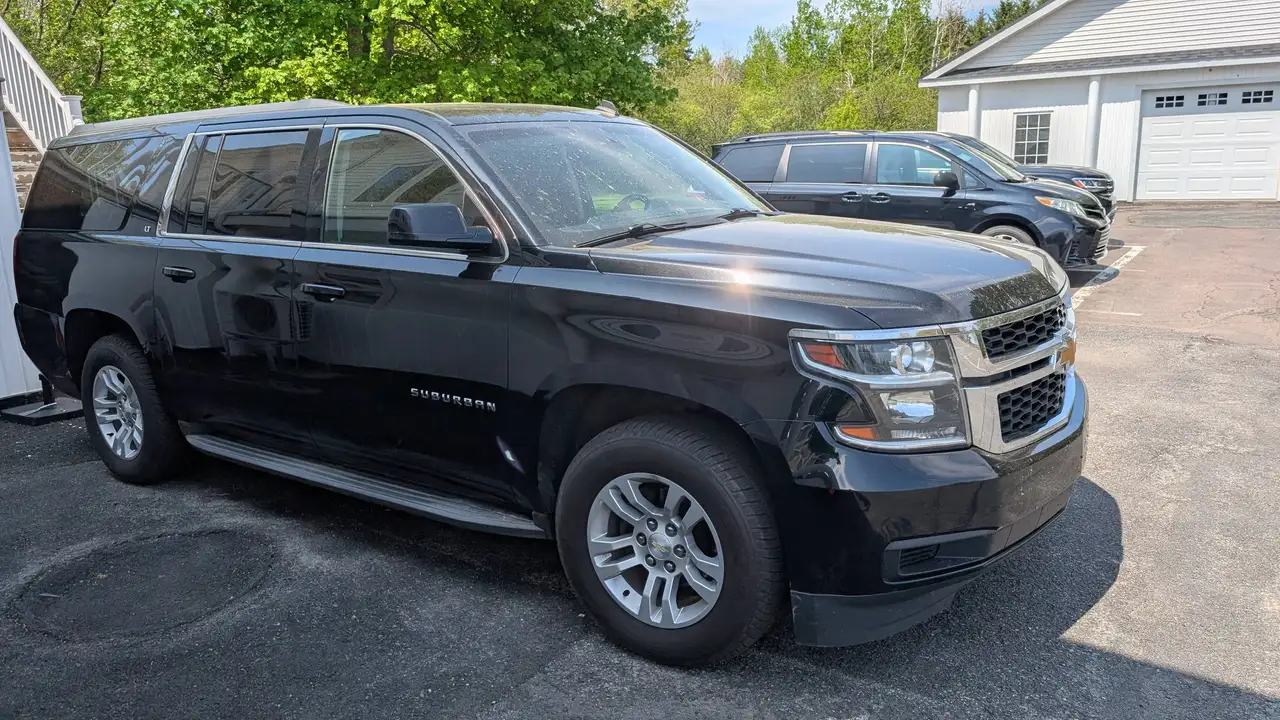 Chevrolet Suburban снимка Chevrolet Suburban