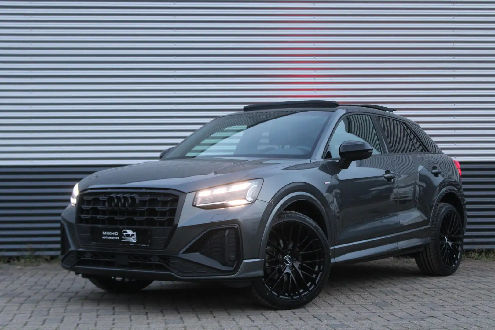 Audi Q2 35 TFSI 2x S-Line | Panoramadak | Matrix | Elektri Grijs - 1