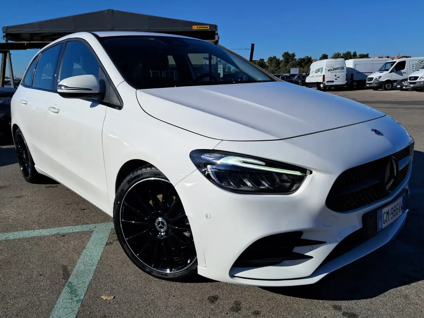 Mercedes-Benz B 180 d AMG Line Premium 116cv Bianco - 1
