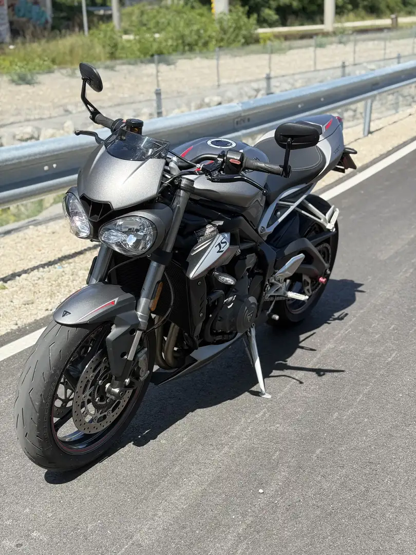 Triumph Street Triple RS Gris - 2