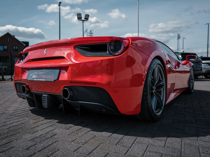 Ferrari 488 488 Spider 3.9 Turbo V8 F1 — photo 2
