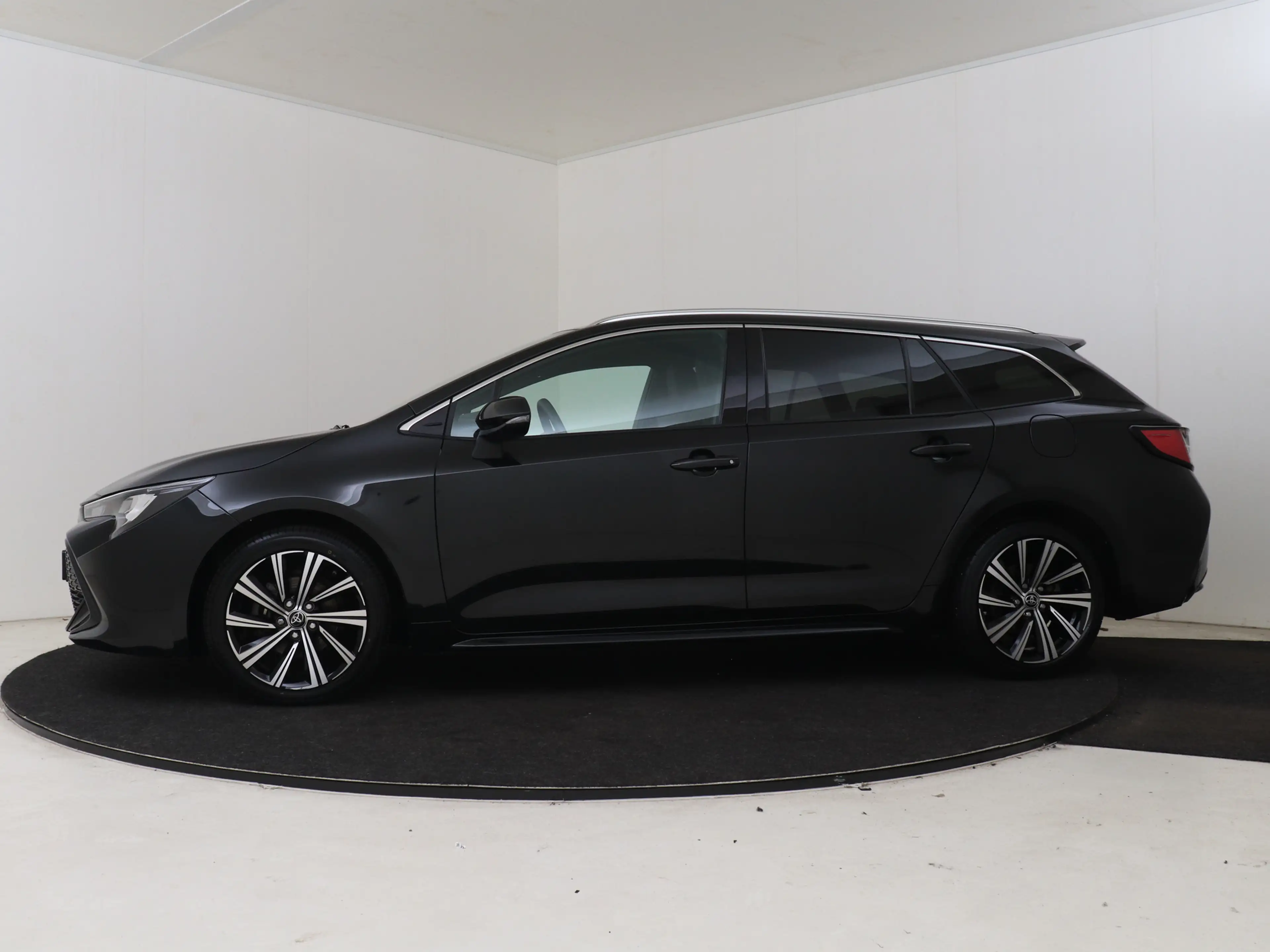 Toyota Corolla Touring Sports 1.8 Hybrid Dynamic | Dealer onderho — photo 3
