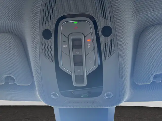 Audi E-Tron view 11