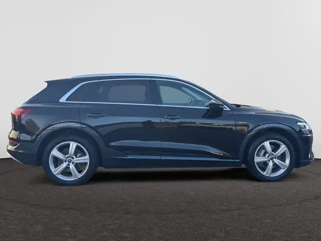 Audi E-Tron view 7