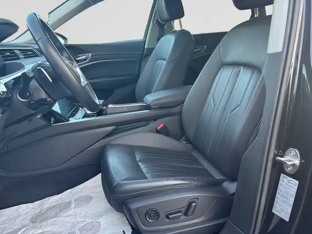 Audi E-Tron view 10