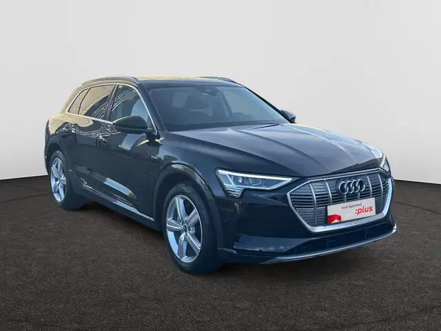 Audi E-Tron view 4