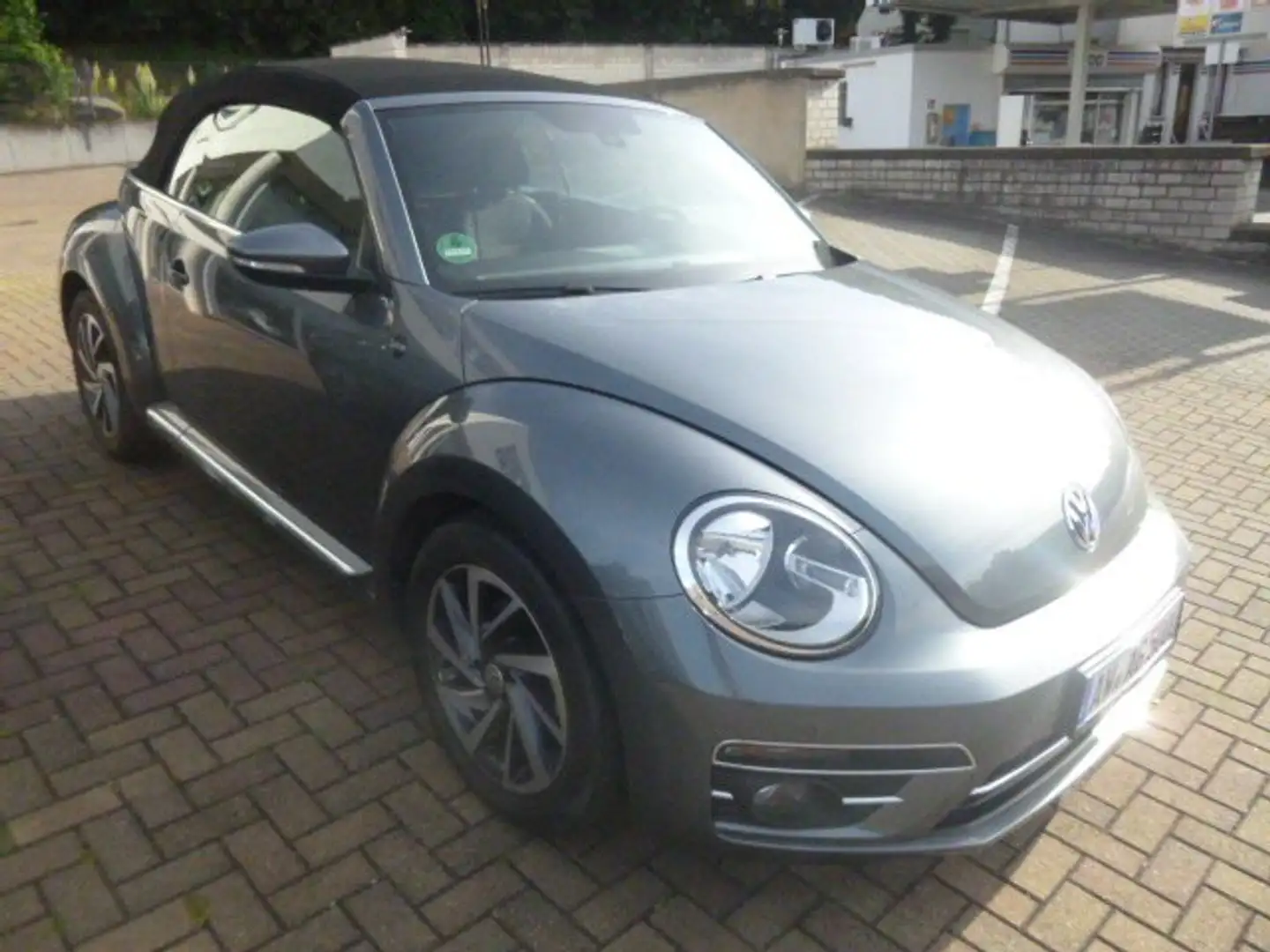 Volkswagen Beetle The Cabriolet 1.2 TSI (BlueMotion Tech) Sound Grau - 2