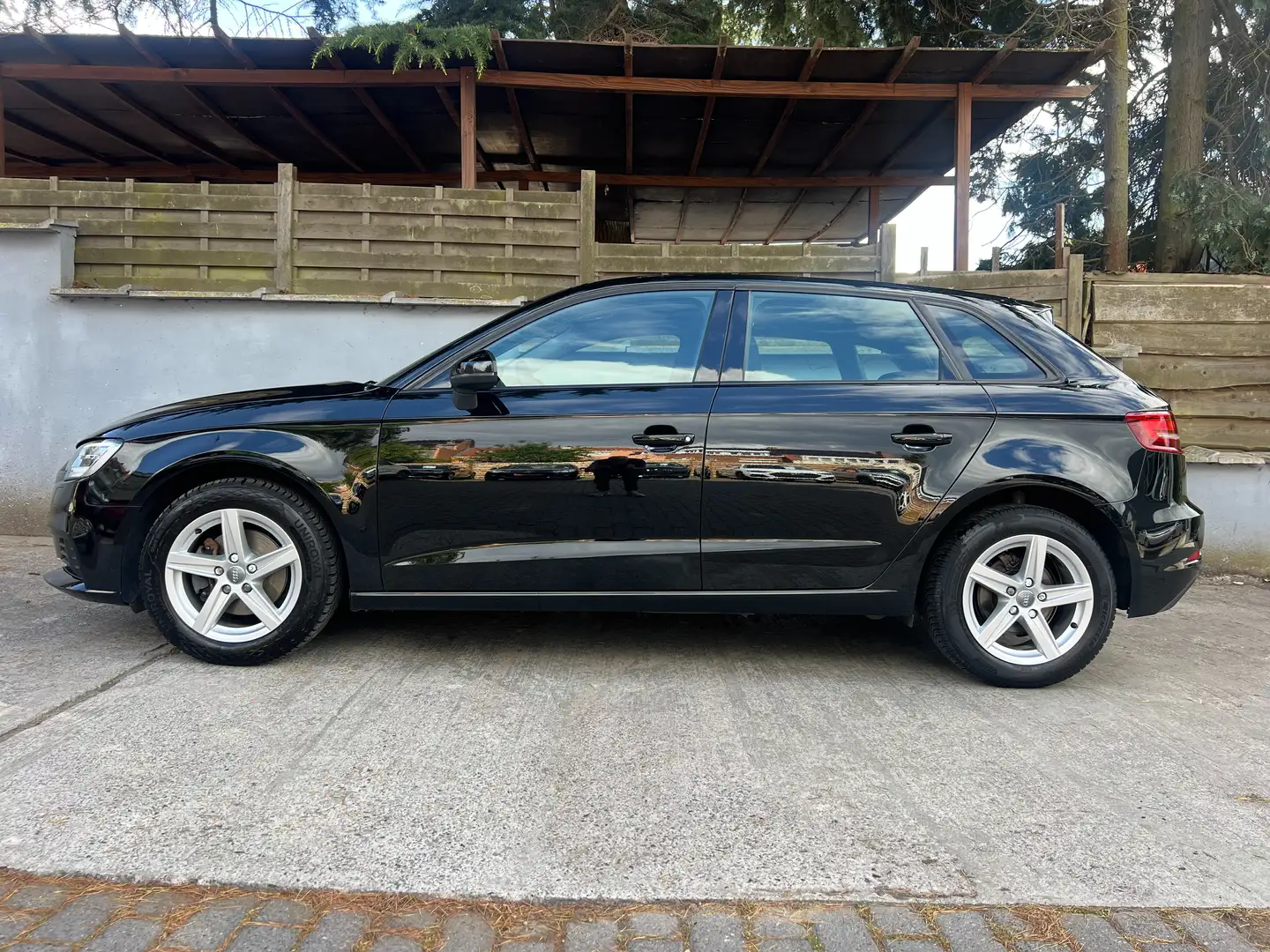 Audi A3 Sportback 30 TFSI (EU6d-TEMP) Noir - 2