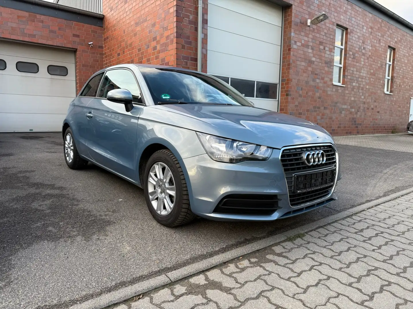 Audi A1 Attraction 1,4 Automatik S-Tronic 1.Hand Blau - 1
