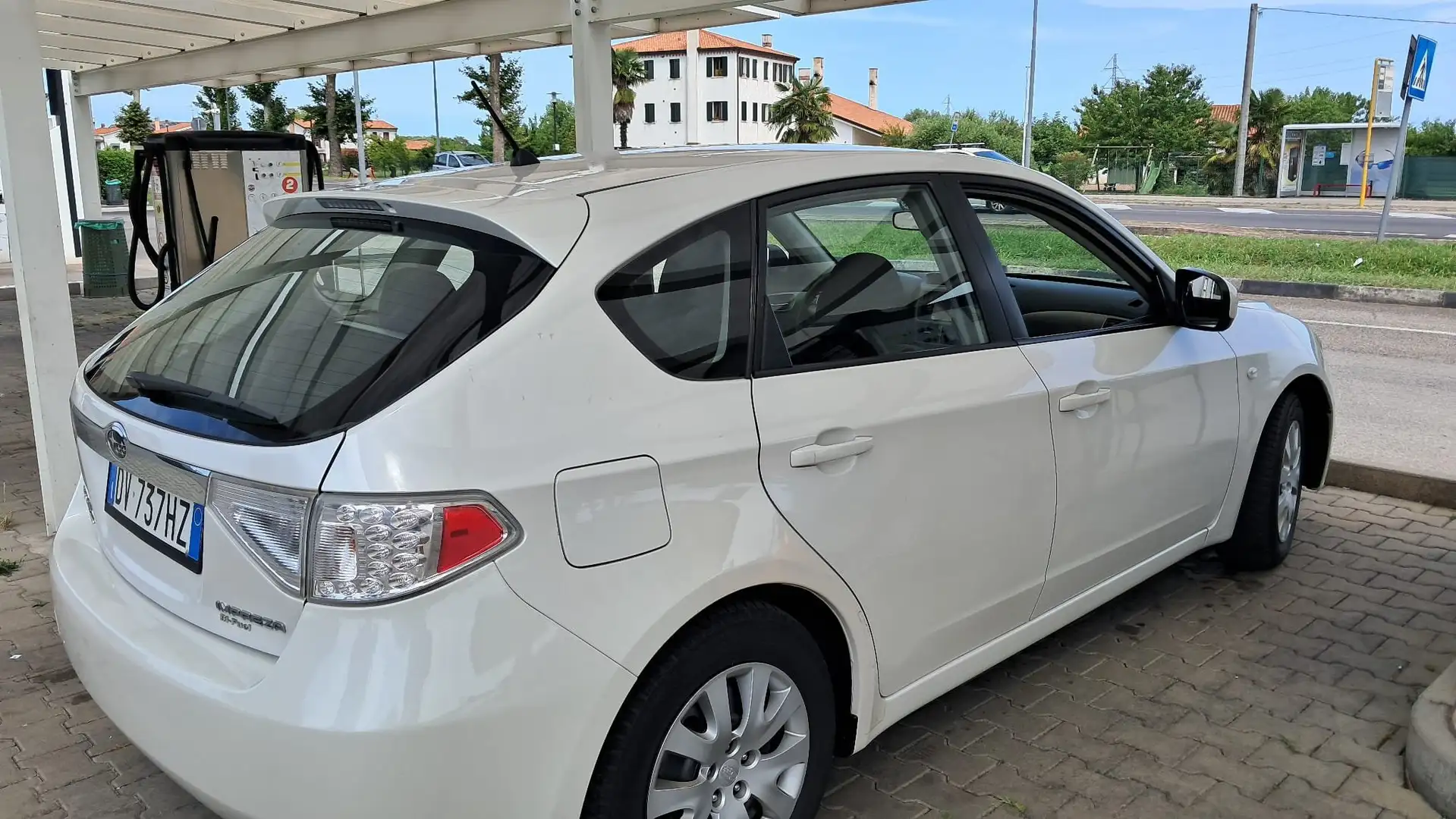 Subaru Impreza Blanc - 1