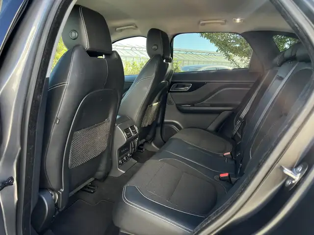 Jaguar F-Pace view 9
