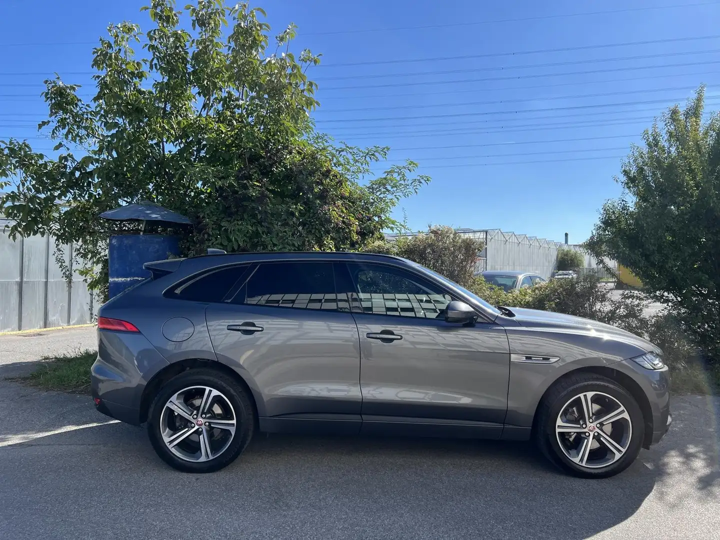 Jaguar F-Pace 30d AWD RSport LED RKamera Navi Keyless 6-Zylinder Grigio - 2