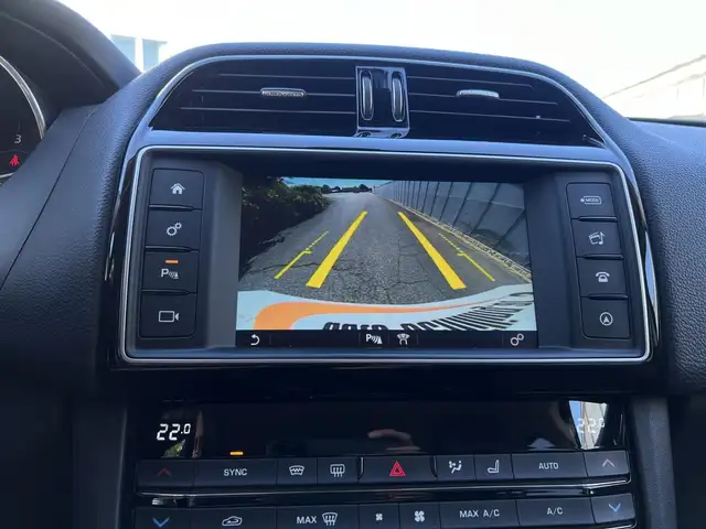 Jaguar F-Pace view 12