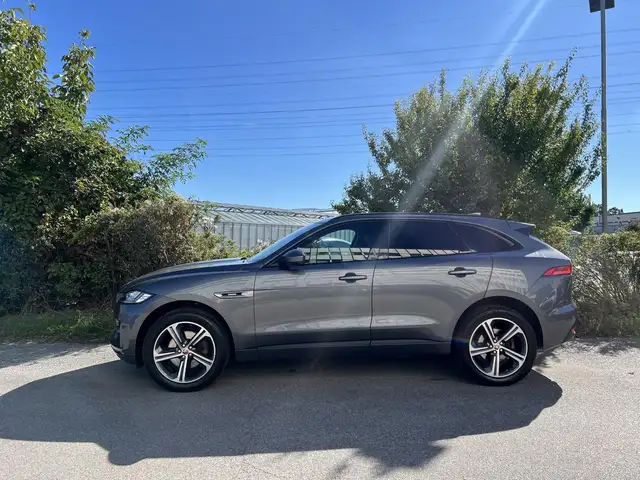 Jaguar F-Pace view 5