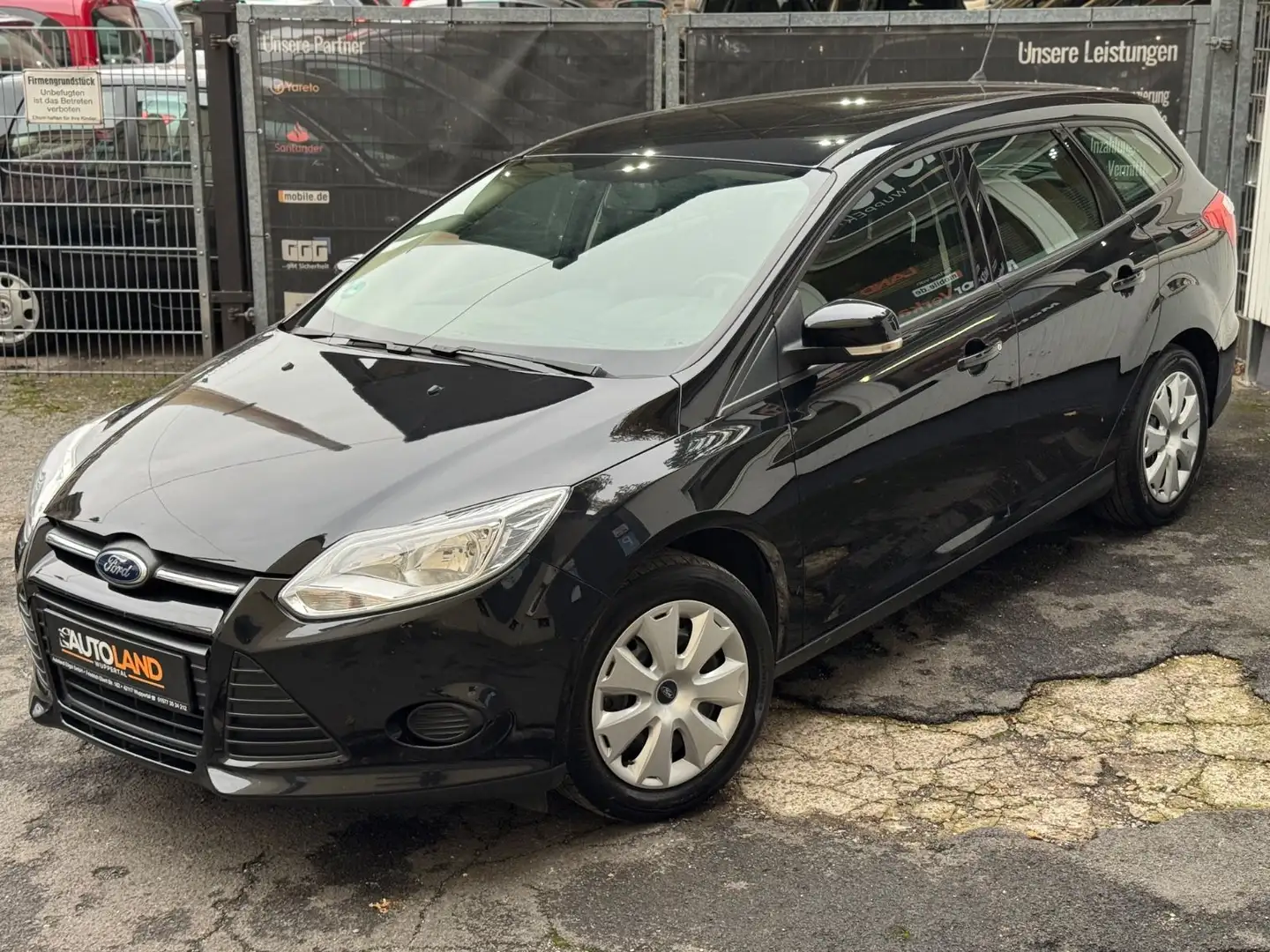 Ford Focus Turnier Trend 1.6l*1.HAND*KLIMA*SZHG Schwarz - 2