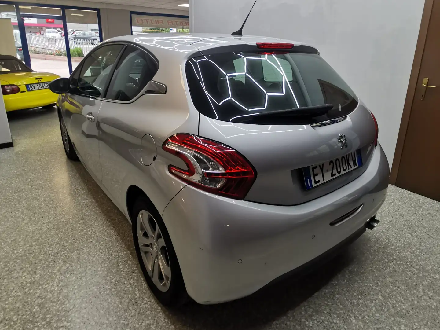 Peugeot 208 208 I 2012 3p 1.2 puretech (vti) 12v Active Silver - 2