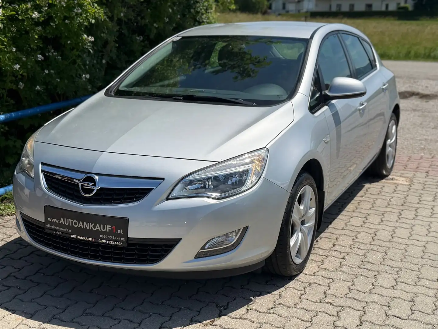 Opel Astra 1,4 Turbo **Sitzheizung-Lenkradheizung-Tempomat** Silber - 2