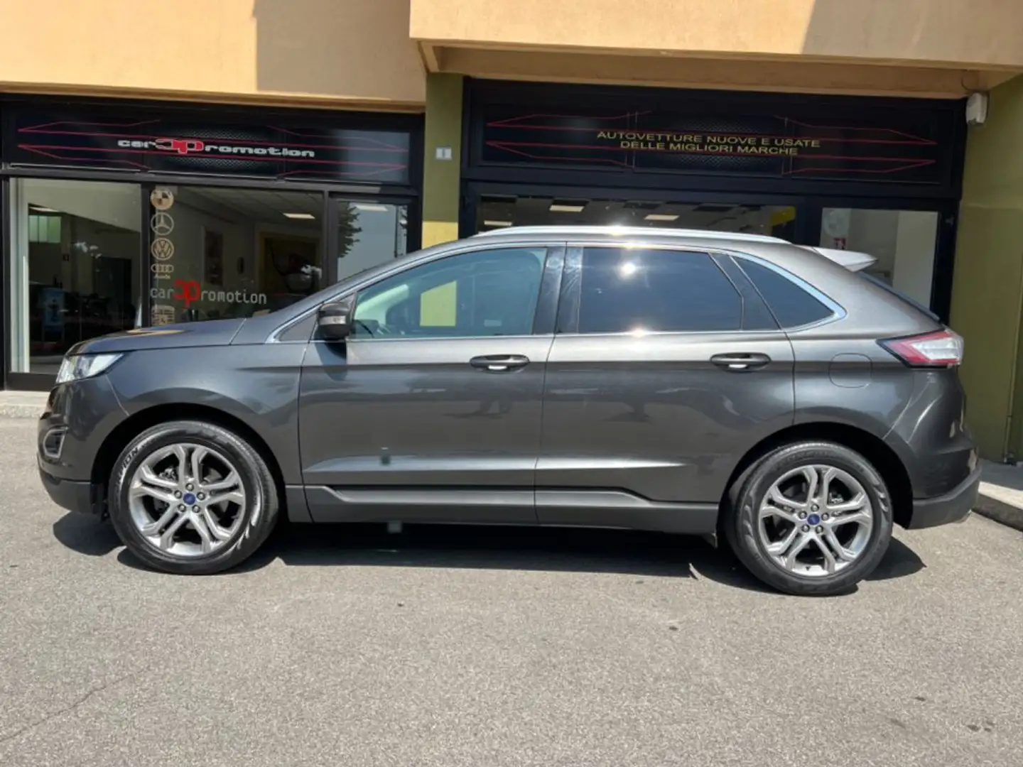 Ford Edge 2.0 TDCI 210 CV AWD Start&Stop Powershift Titanium Grigio - 2