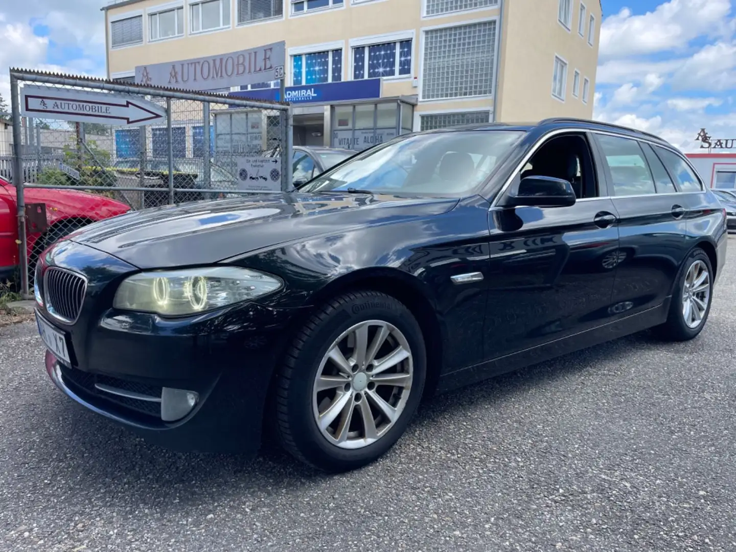 BMW 520 d Touring Automatik F11 /Tüv bis 4.27 / 2.Ha Schwarz - 1