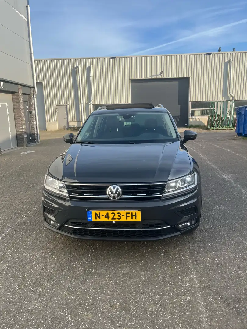 Volkswagen Tiguan 2.0 TDI 4M. Highline Grijs - 2