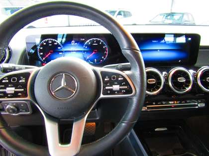 Mercedes-Benz GLB 200 7G DCT Distronic LED MBUX High END