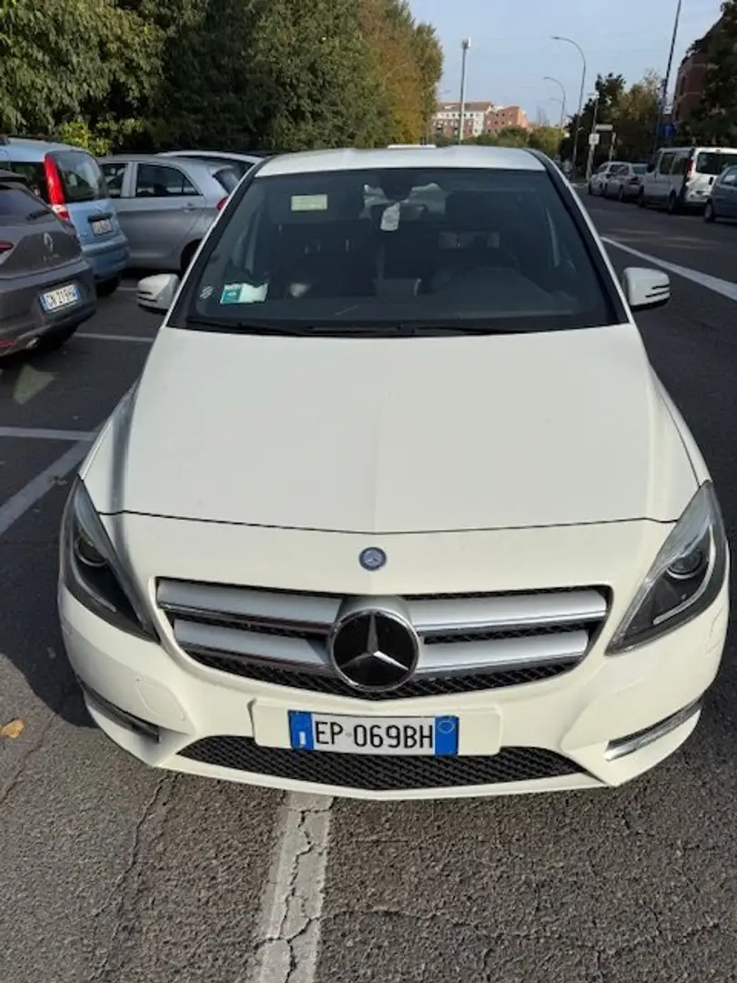 Mercedes-Benz 180 PREMIUM Blanc - 1