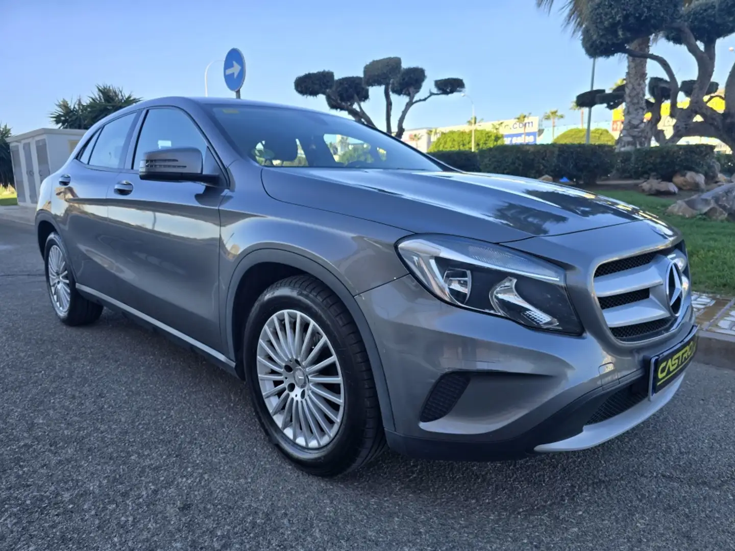 Mercedes-Benz GLA 180 CDi Inspiration Gris - 1