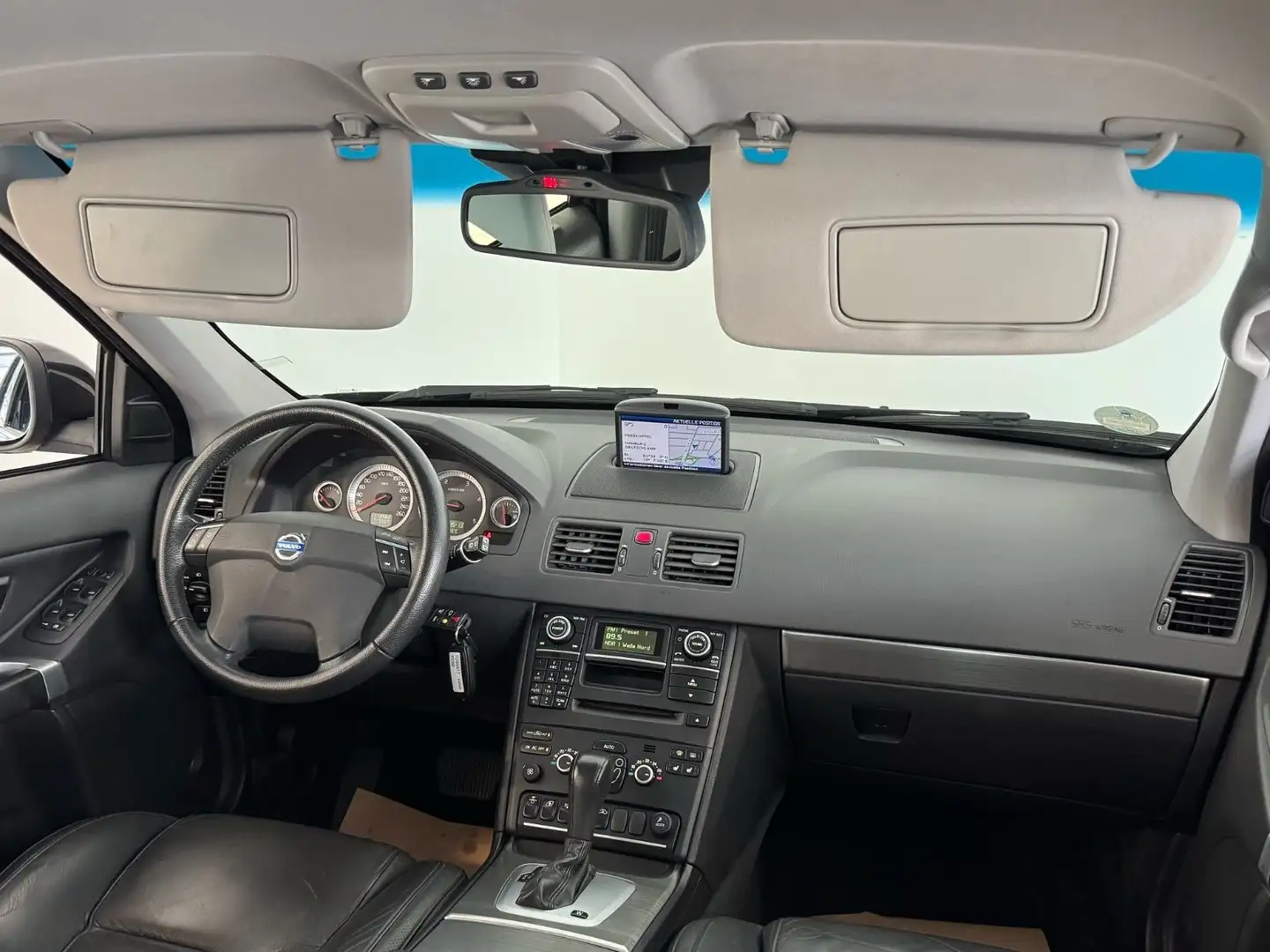 Volvo XC90 D5 AWD Summum 7-Sitzer|1-HAND|AHK|8FACH|MEM Schwarz - 2