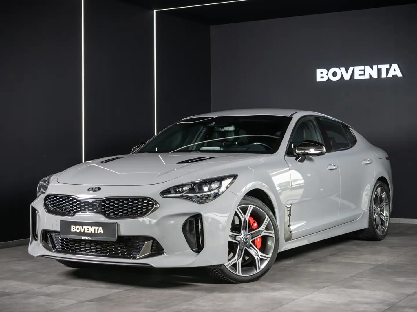 Kia Stinger GT 3.3 V6 T-GDI 4WD *HEAD-UP*360KAMERA*VOLL* Silber - 1