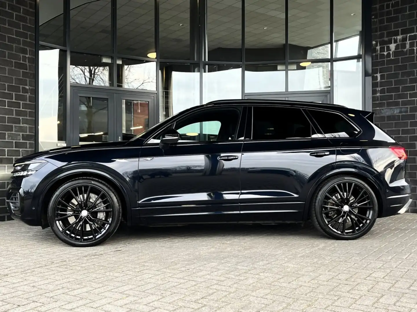 Volkswagen Touareg R 3.0 TSI EHYBRID 4M - R-LINE - PANO - 21 INCH - T Blau - 2