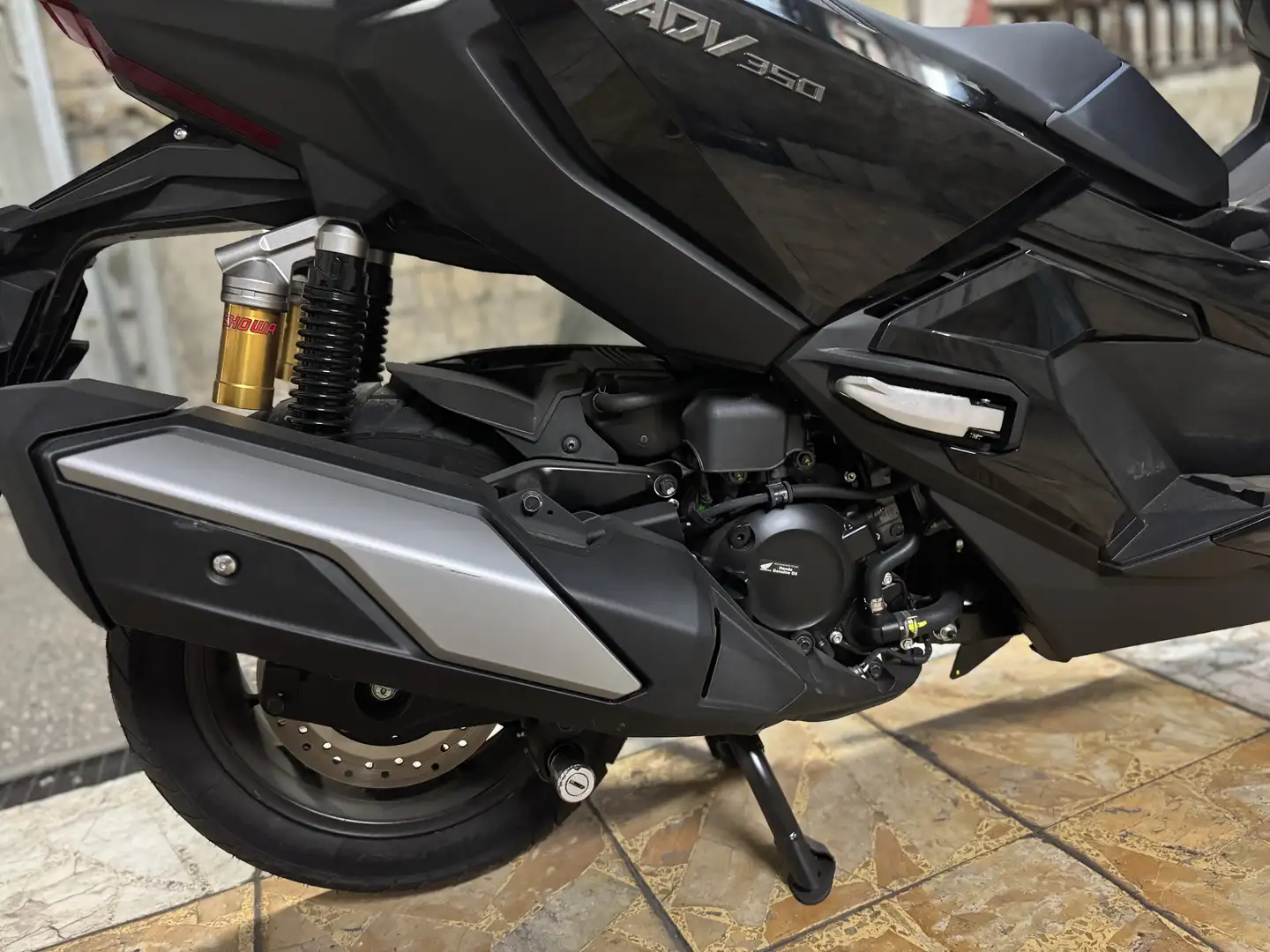 Honda ADV 350 black edition 2025 Fekete - 2