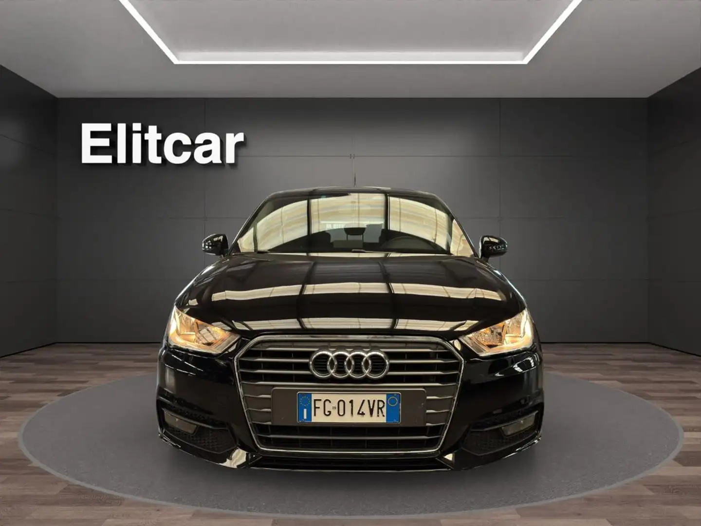 Audi A1 SPB 1.4 TDI Admired Nero - 2